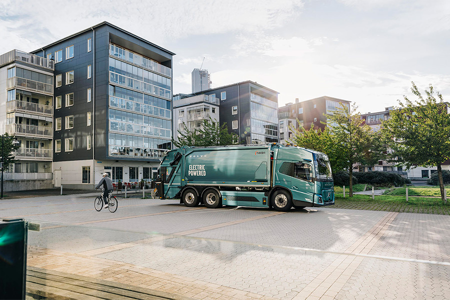 Volvo introduceert allereerste uitsluitend elektrische truck, geoptimaliseerd voor schoner en veiliger stadstransport 